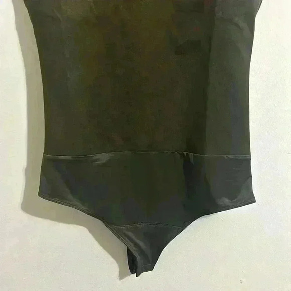 SPANX - Picture 3 of 5